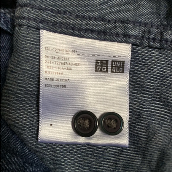 Uniqlo Denim Button-Up Shirt - Size XS - Picture 8 of 9
